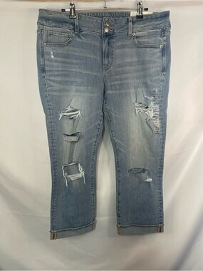 NWT American Eagle gripped jeans, distressed, and cuffed. Womens size 14R
